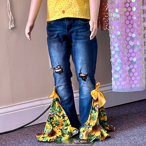 Girls Sunflower Bell bottom Jeans 6X - Picture 3 of 7